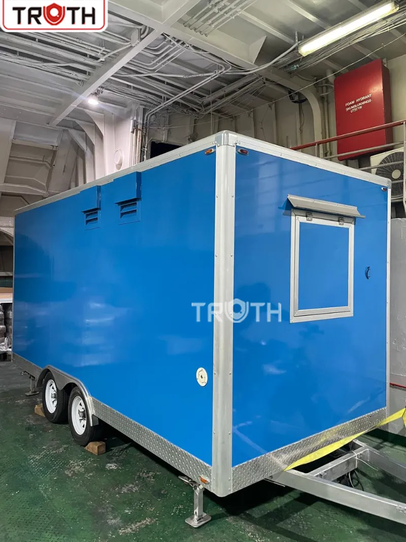 Een Blue Square Food-trailer voor fastfood en barbecue in Grenada